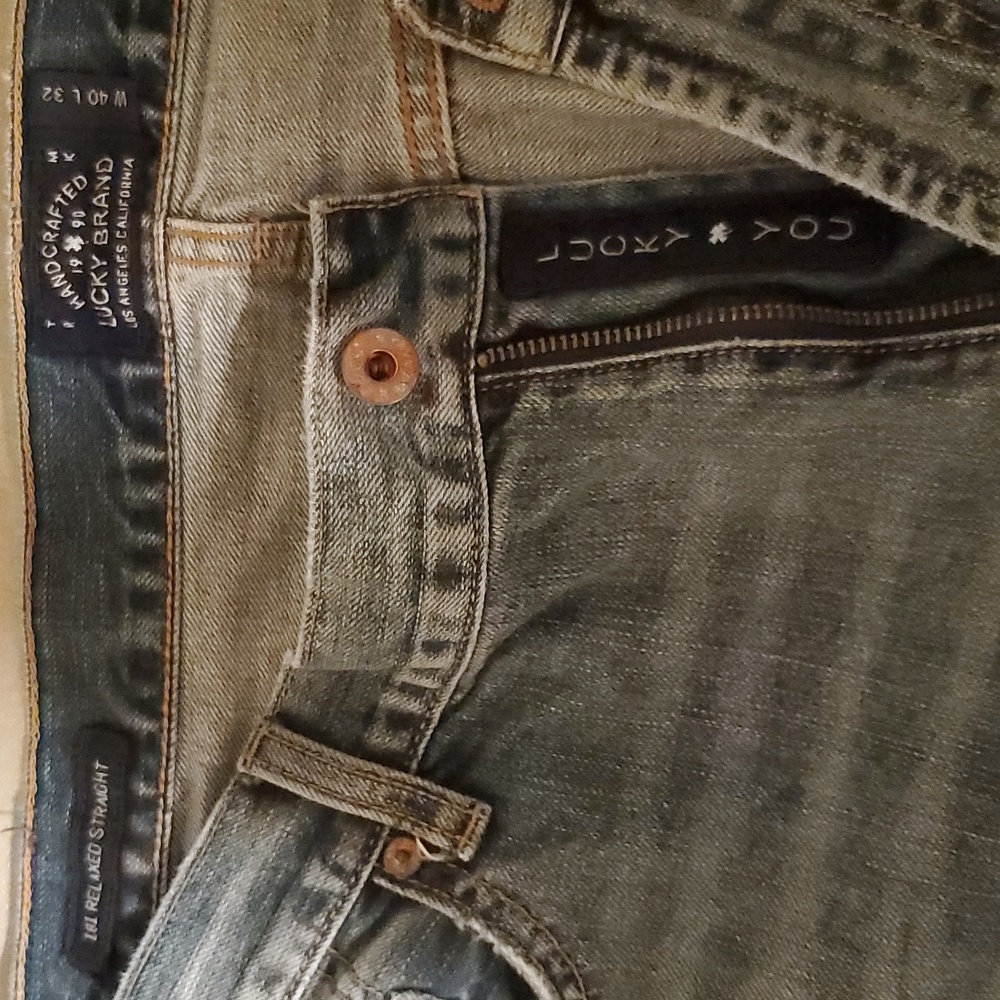 Lucky blue Jean, 40 waist, 32 length, 181 relaxed straight fit.